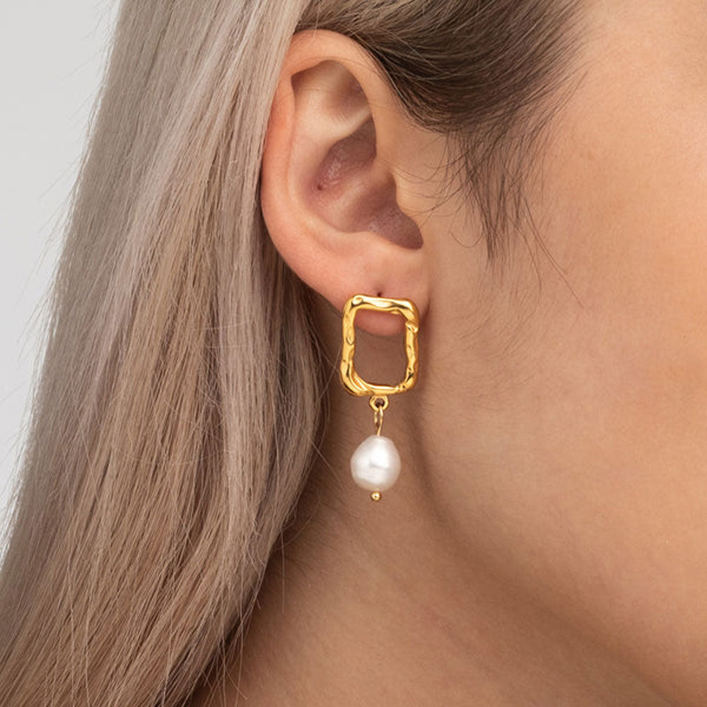 Wobbly Pearl Dangle Earrings