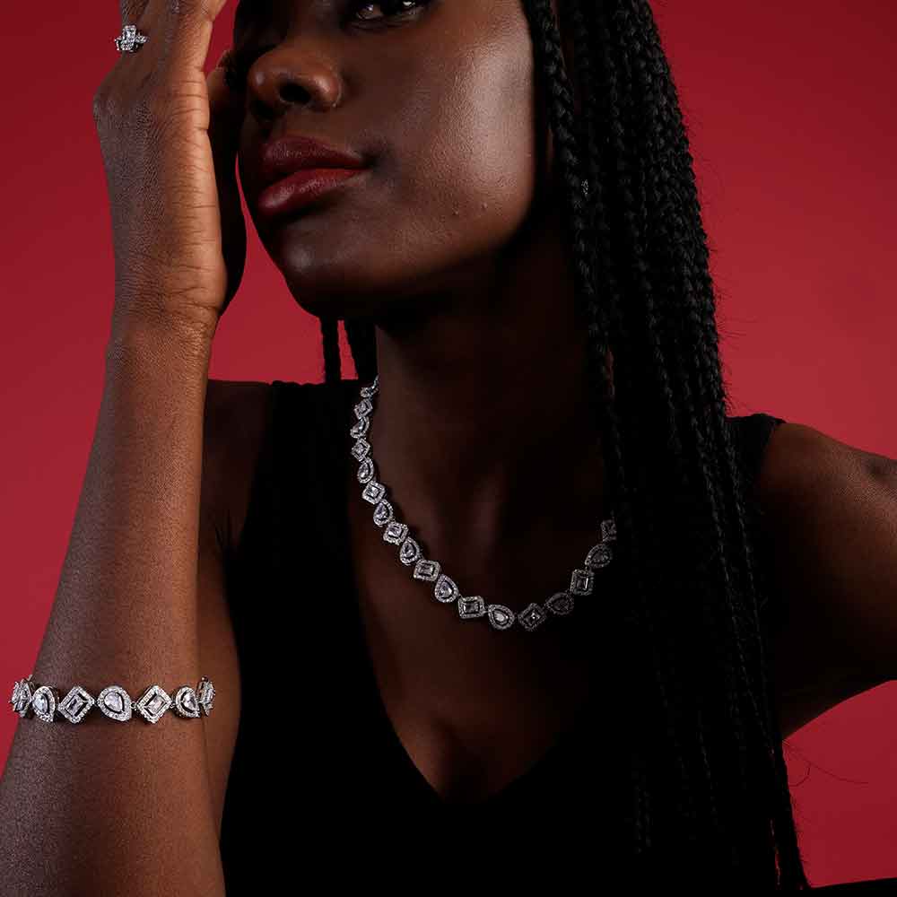 Timeless-alluring Diamond Set