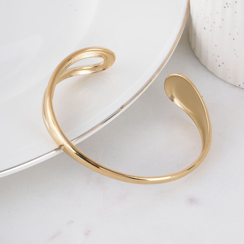 Open Circle Gold Cuff Bracelet