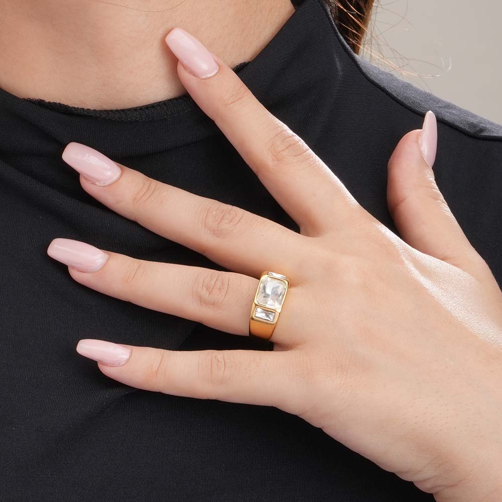 Zircon Studded Gold Chunky Ring