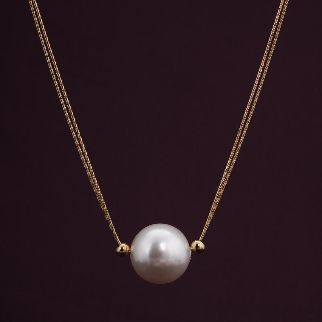 Dainty Pearl Gold Necklace